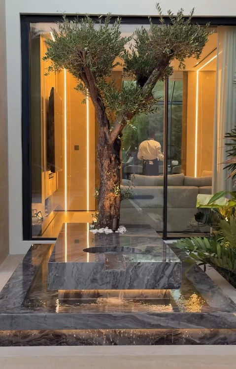 C32 Water Feature