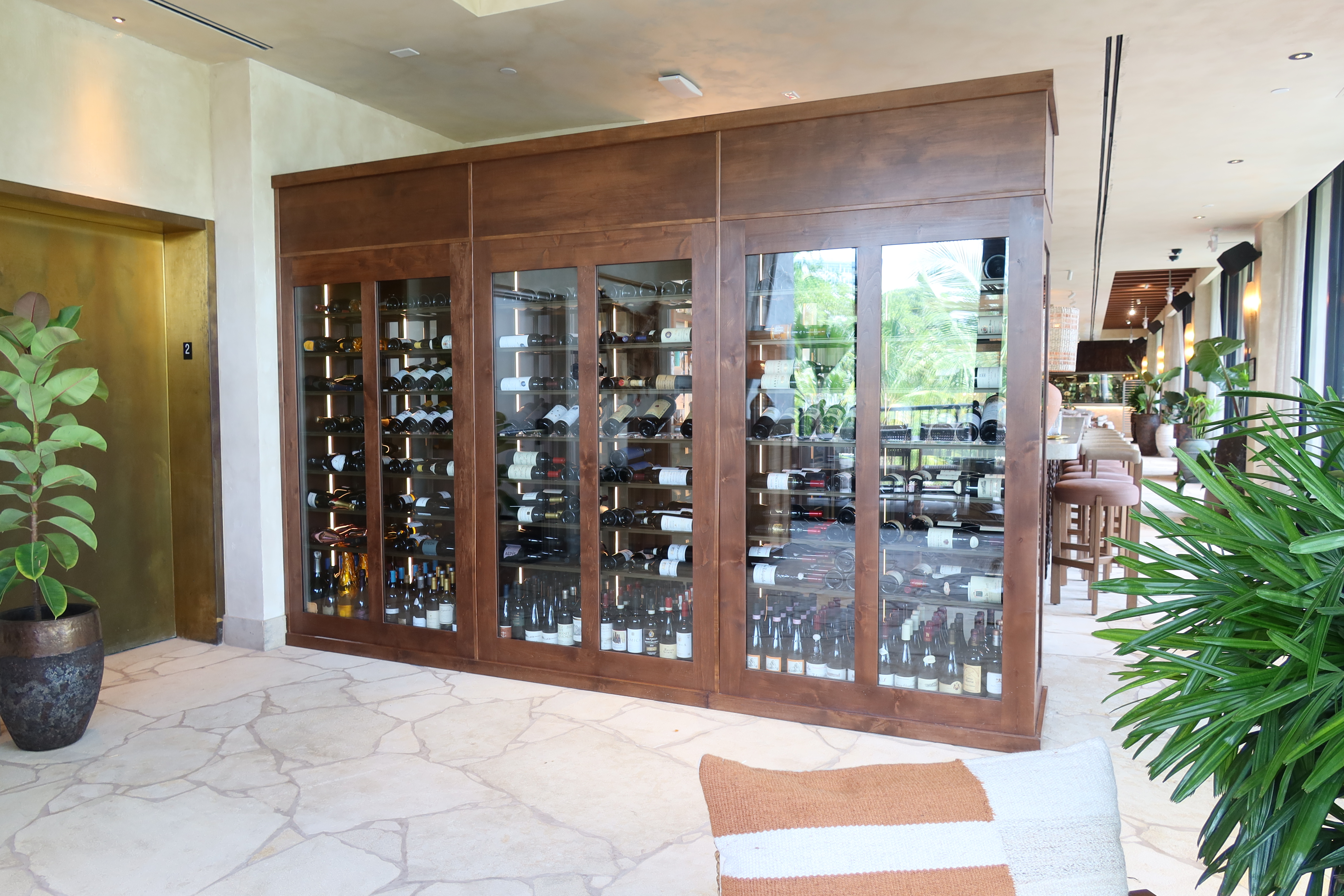Deerfield Beach contemporary wine cellar FL – Dragon Cellars