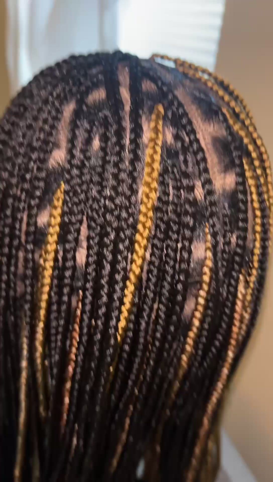 Black & Honey Knotless