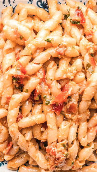 Busiate di pasta siciliana al pesto alla trapanese