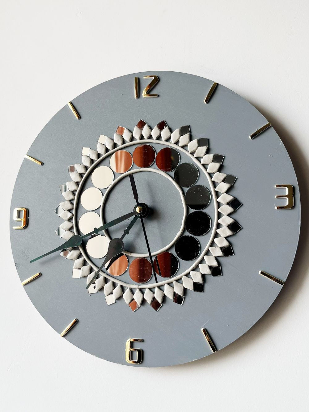 Lippan Clock