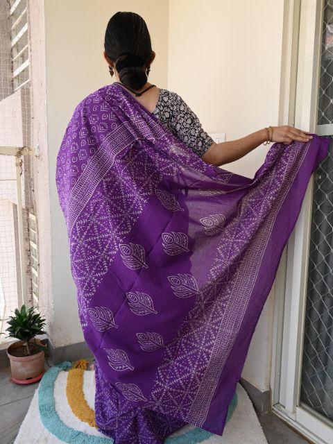 Thumbnail: Old School Romance Handblock Print Mulmul Cotton Saree