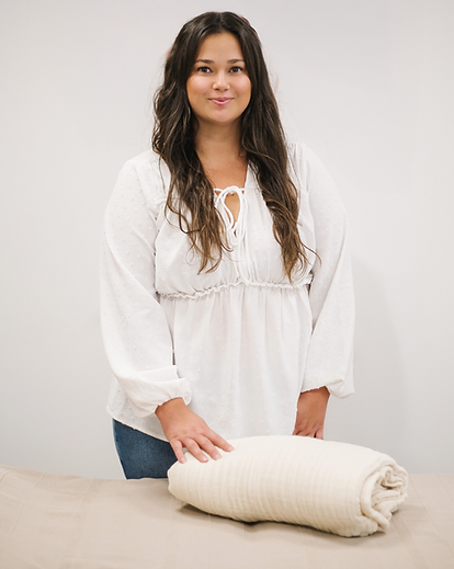 Lola vial kinésiologue passionné, je propose un accompagnement doux et bienveillant