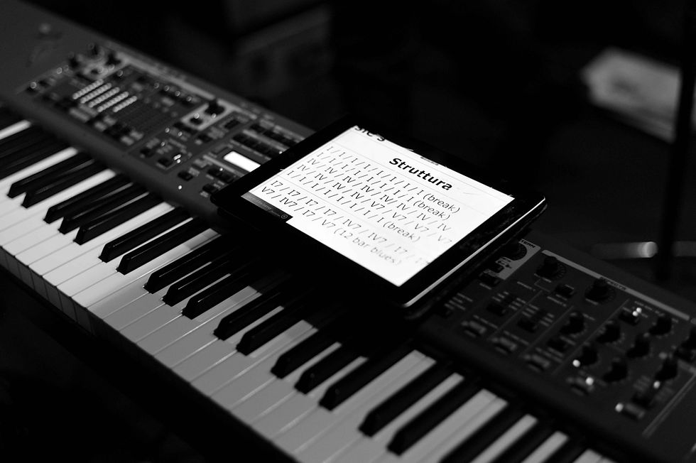 L1000810