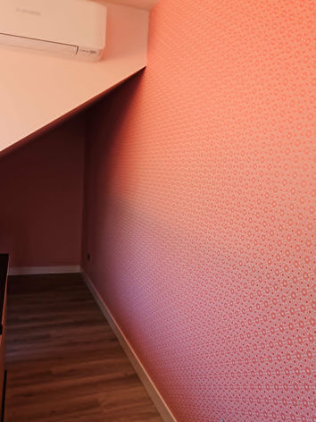 Roze meidenkamer met behang Rice van Eijffinger