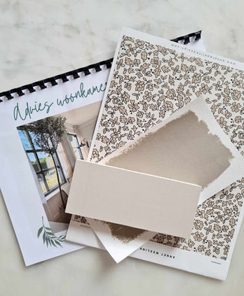 Interieuradvies woonkamer in Heemskerk. Kleuren en behang uitkiezen voor de woonkamer.