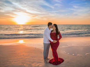Beautiful Tampa sunset maternity photos!