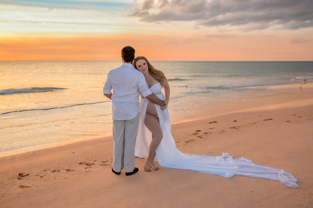 Sunset maternity photo in tampa