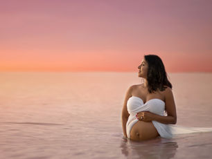 Maternity photos in Tampa- pregnancy photos during beautiful orange and pink beach sunset! Pregnanc