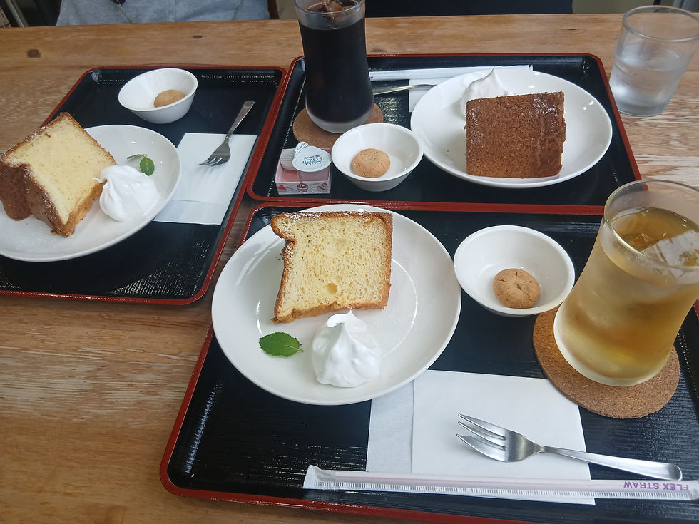 恒例のスタッキー女子会! クッキーの改良品の試食(画像の中にあるクッキー)を頼まれるほど、常連さんになりました笑