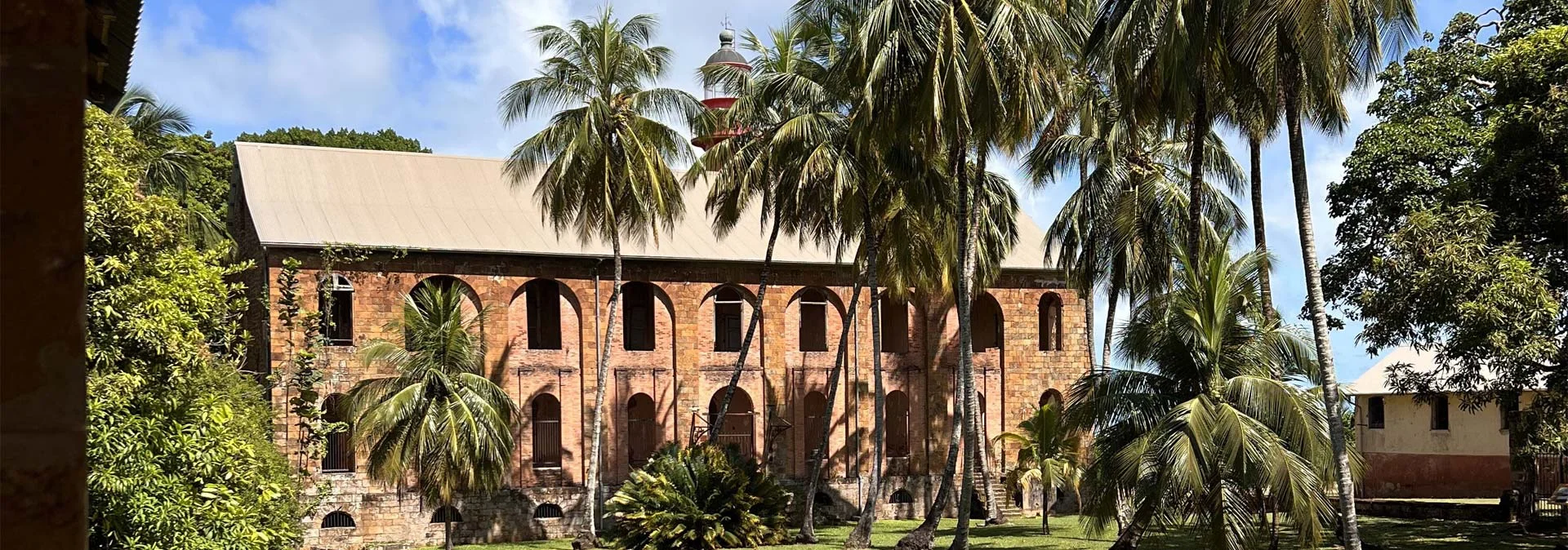 Batisse Guyane - Banner - Comptoir d'Amazonie