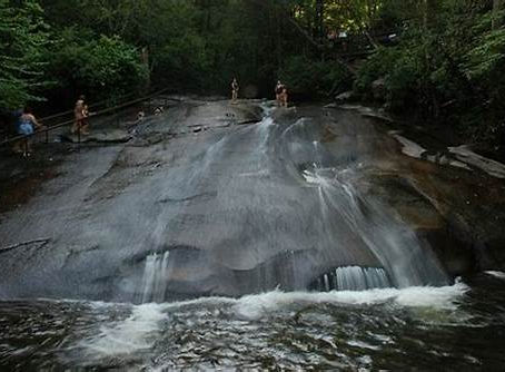 Rolling through Paradise: Top 10 RV Campgrounds in Western North Carolina