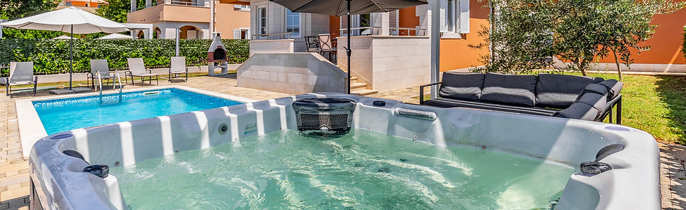 Villa in Pula with pool and jacuzzi