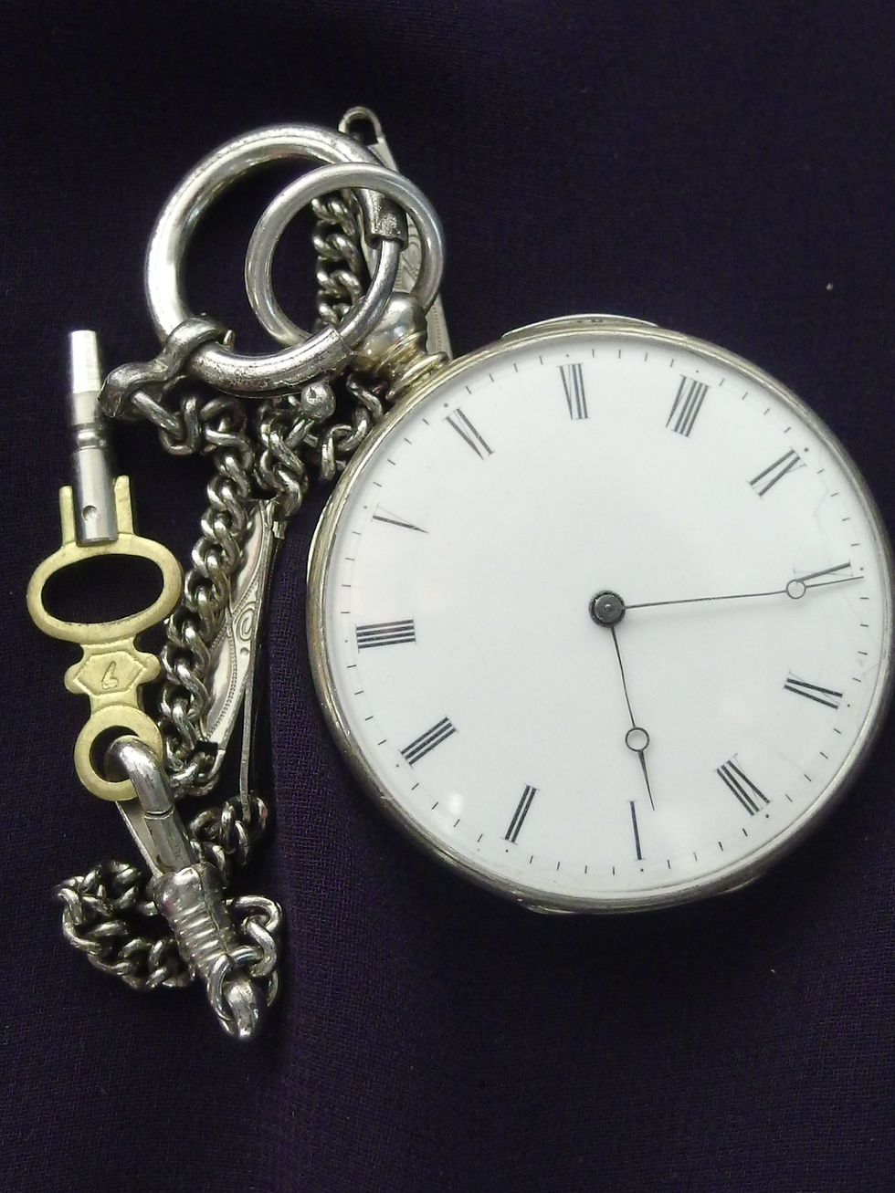 Miniatura: 4453 ANTIQUE SILVER POCKET WATCH W/KEY, FELINE OR MYTHICAL ANIMAL, C.1840