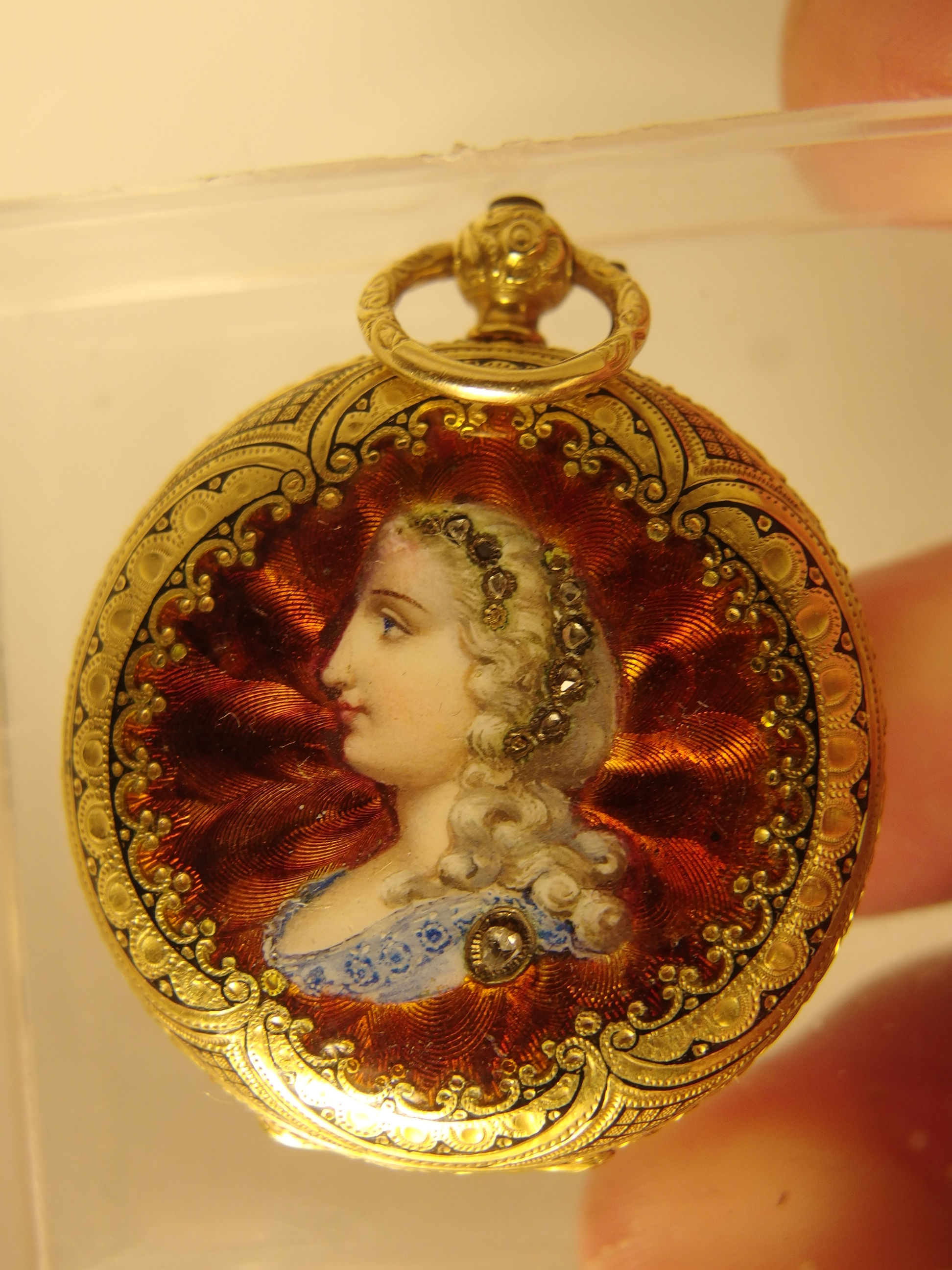 sold ancre Queen Maria Antonieta enamels diamonds.