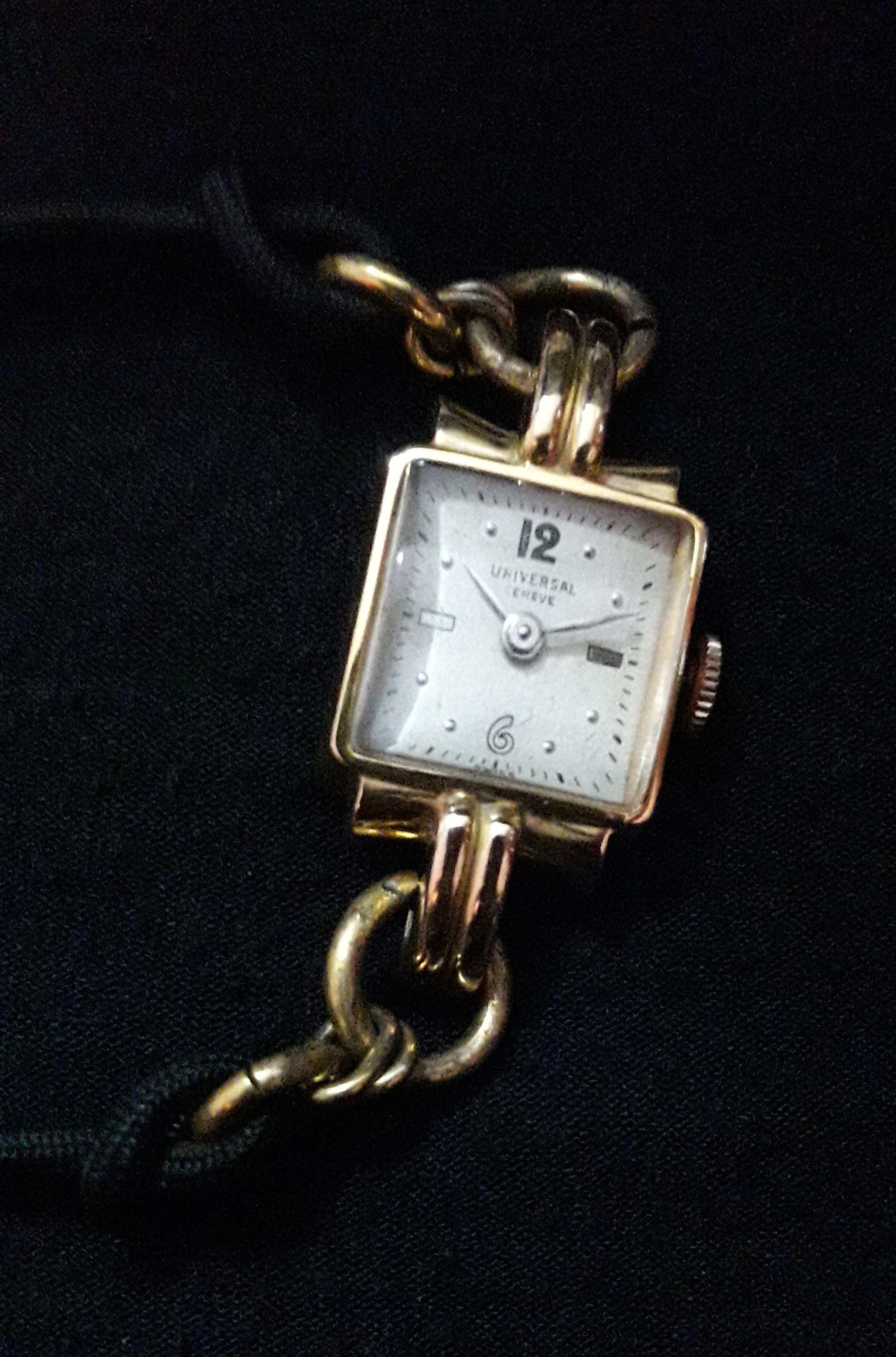 4039 VINTAGE UNIVERSAL COCKTAIL WATCH FOR LADIES, CIRCA 1940