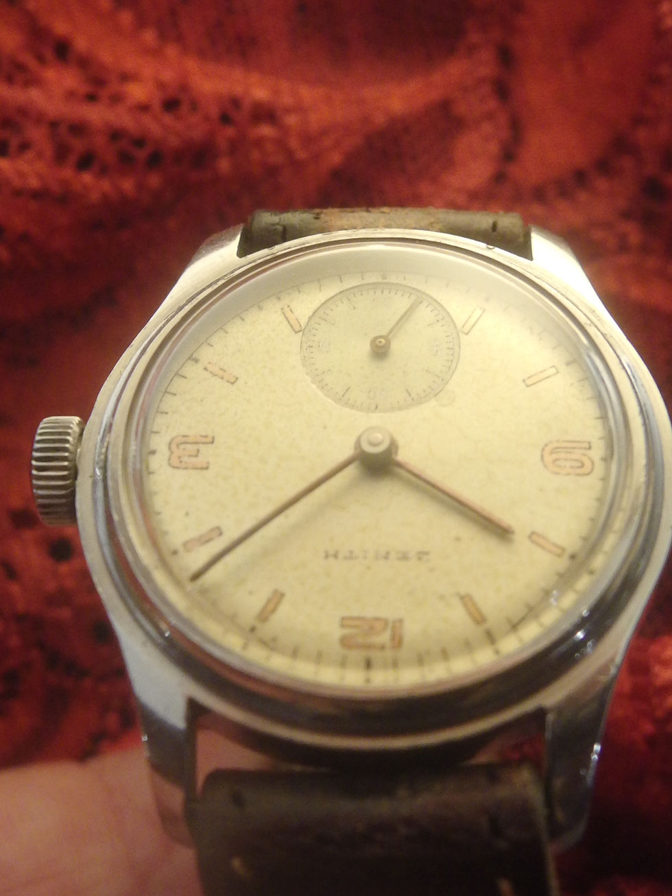 Miniatura: 4359 ORIGINAL VINTAGE ZENITH WWII MILITARY WRIST WATCH, CIRCA 1945 CAL 106