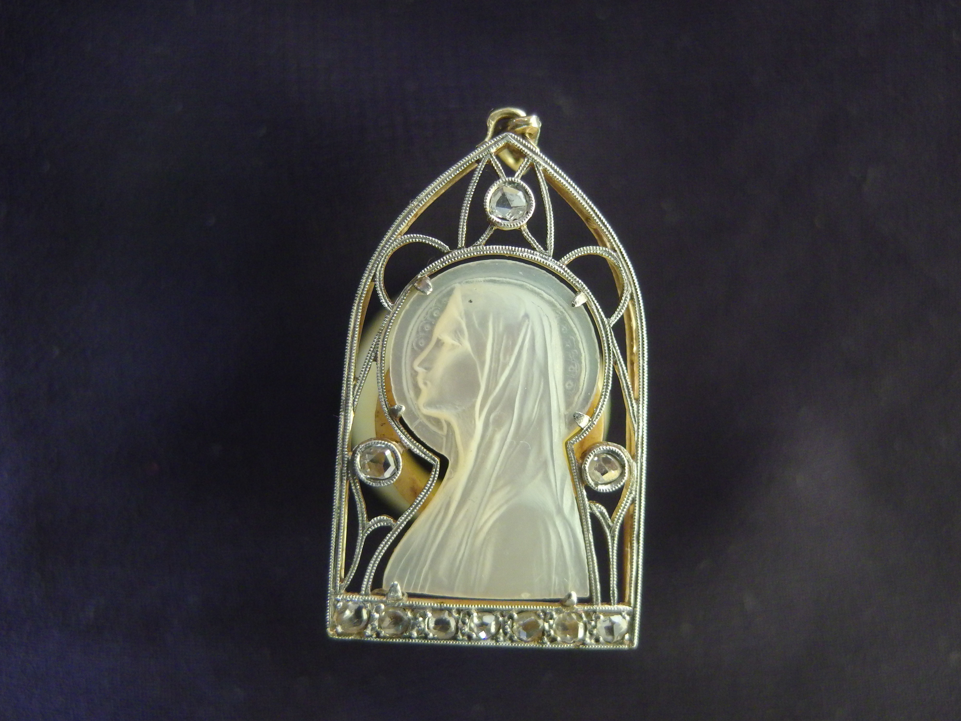 4459 ORIGINAL VINTAGE RELIGIOUS PENDANT VIRGIN MARY 18K GOLD DIAMONDS, 1920'ies