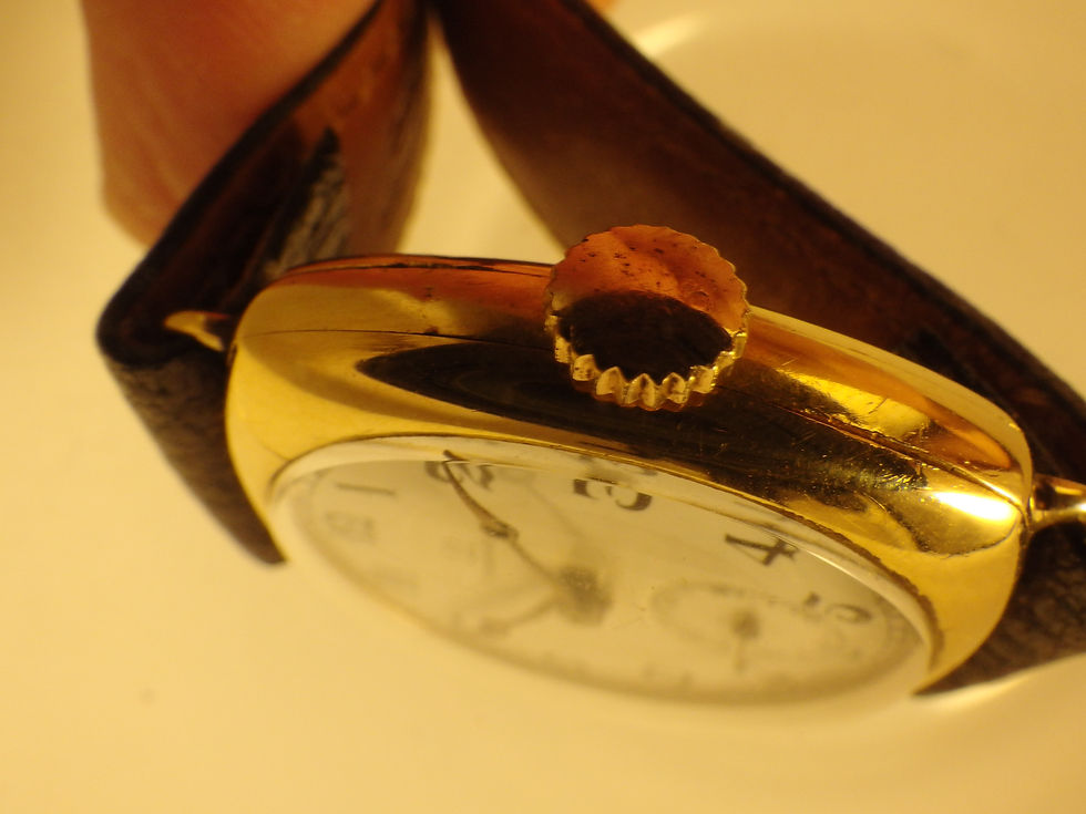 Miniatura: 3190 ORIGINAL  18K GOLD OMEGA CUSHION WRIST WATCH, CAL 23.7 ST, CIRCA 1923