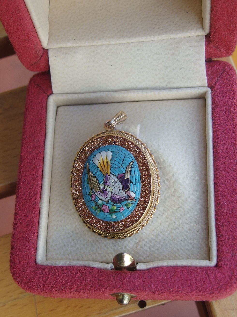 Miniatura: 4277 EXQUISITE ANTIQUE ITALIAN MICRO MOSAIC MEDALION IN 18K GOLD, 19th CENTURY