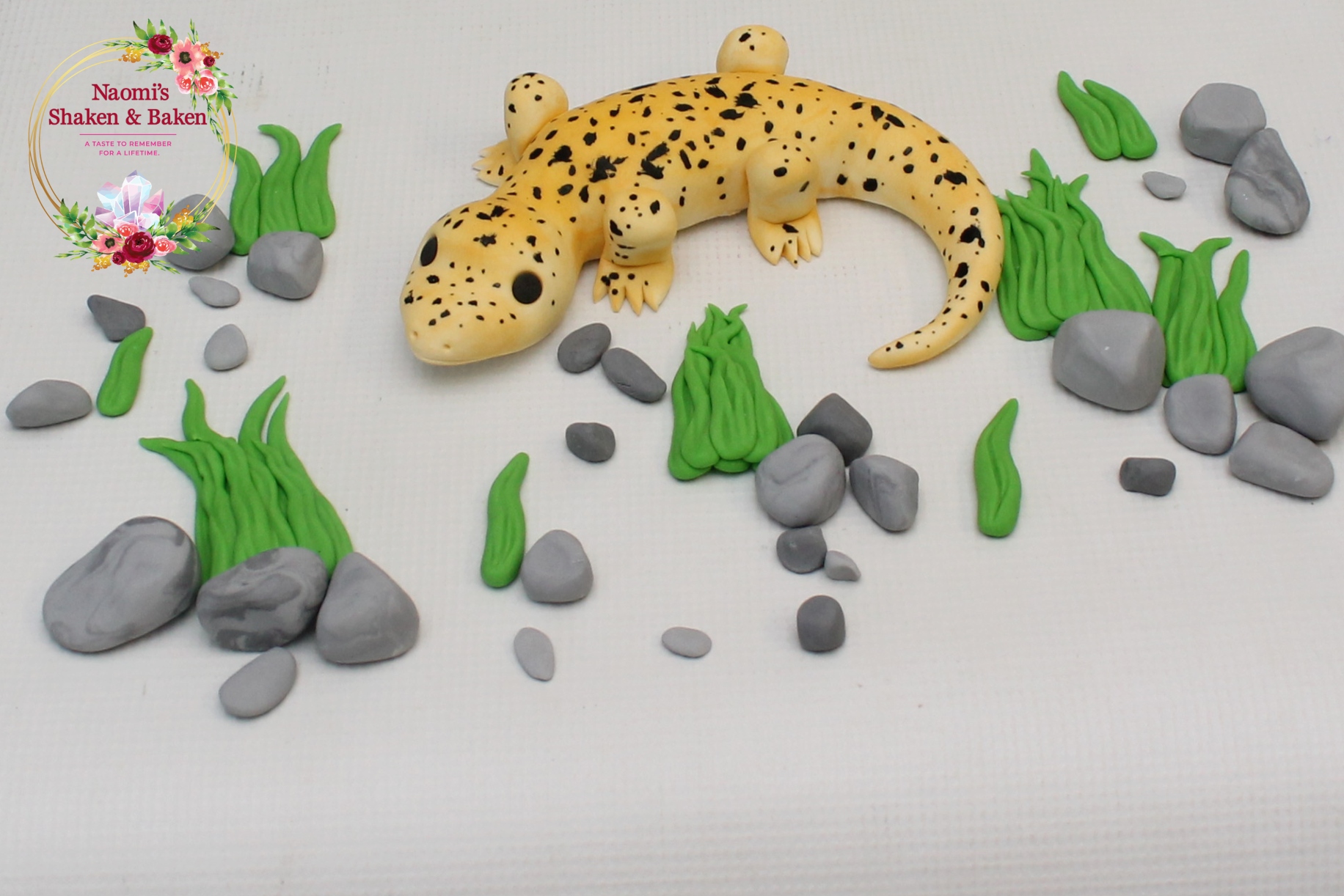 lizard cupcake toppers