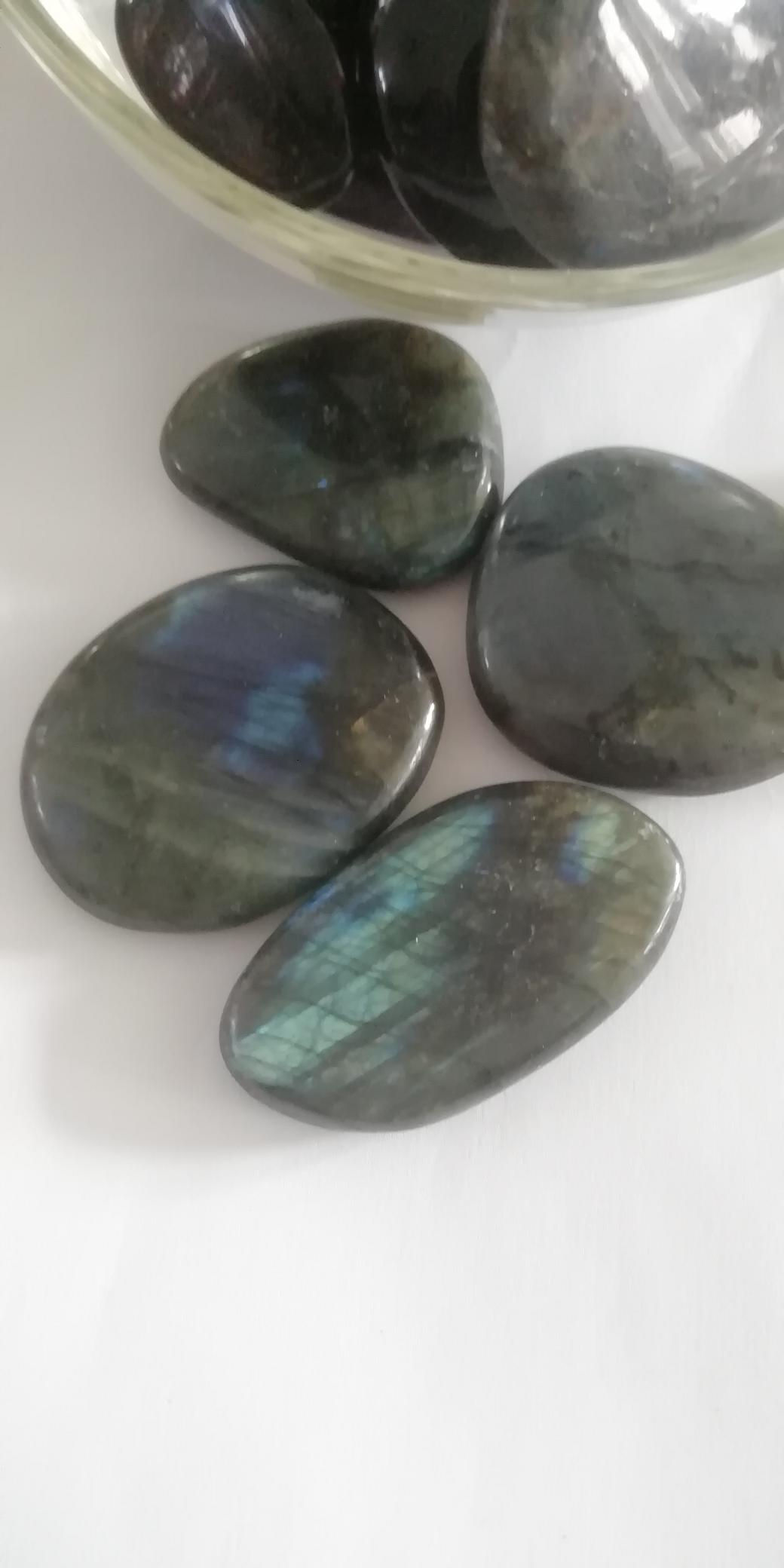 Galet de Labradorite