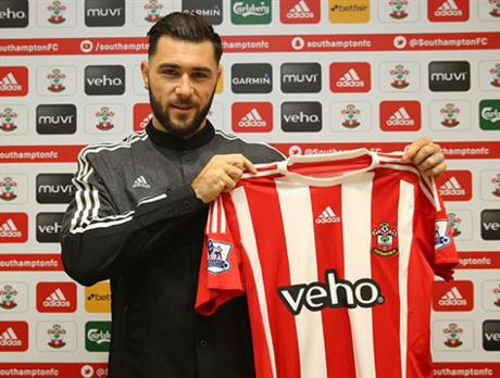 Transfer: Charlie Austin to Southampton