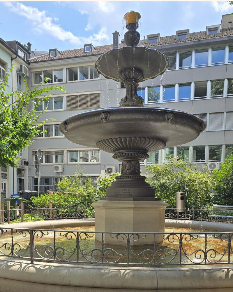 Mehr Leben in der Schützengasse: Ein erster Schritt zu mehr „Eyes on the Street“ in Zürichs Innenstadt
