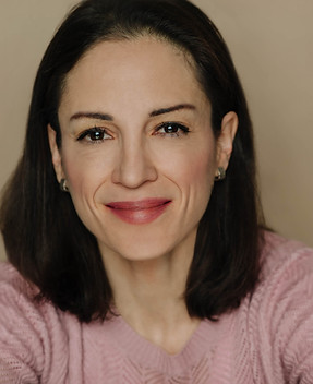 Vivian Davidson-Castro Headshot small_ed