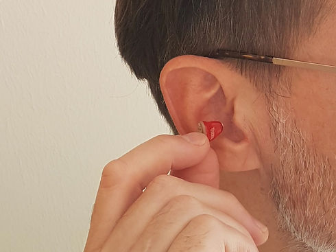 nahezu unsihtbares Im-Ohr Hörgerät