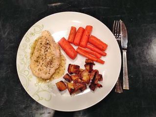 Chicken with roasted carrots & oven potatoes