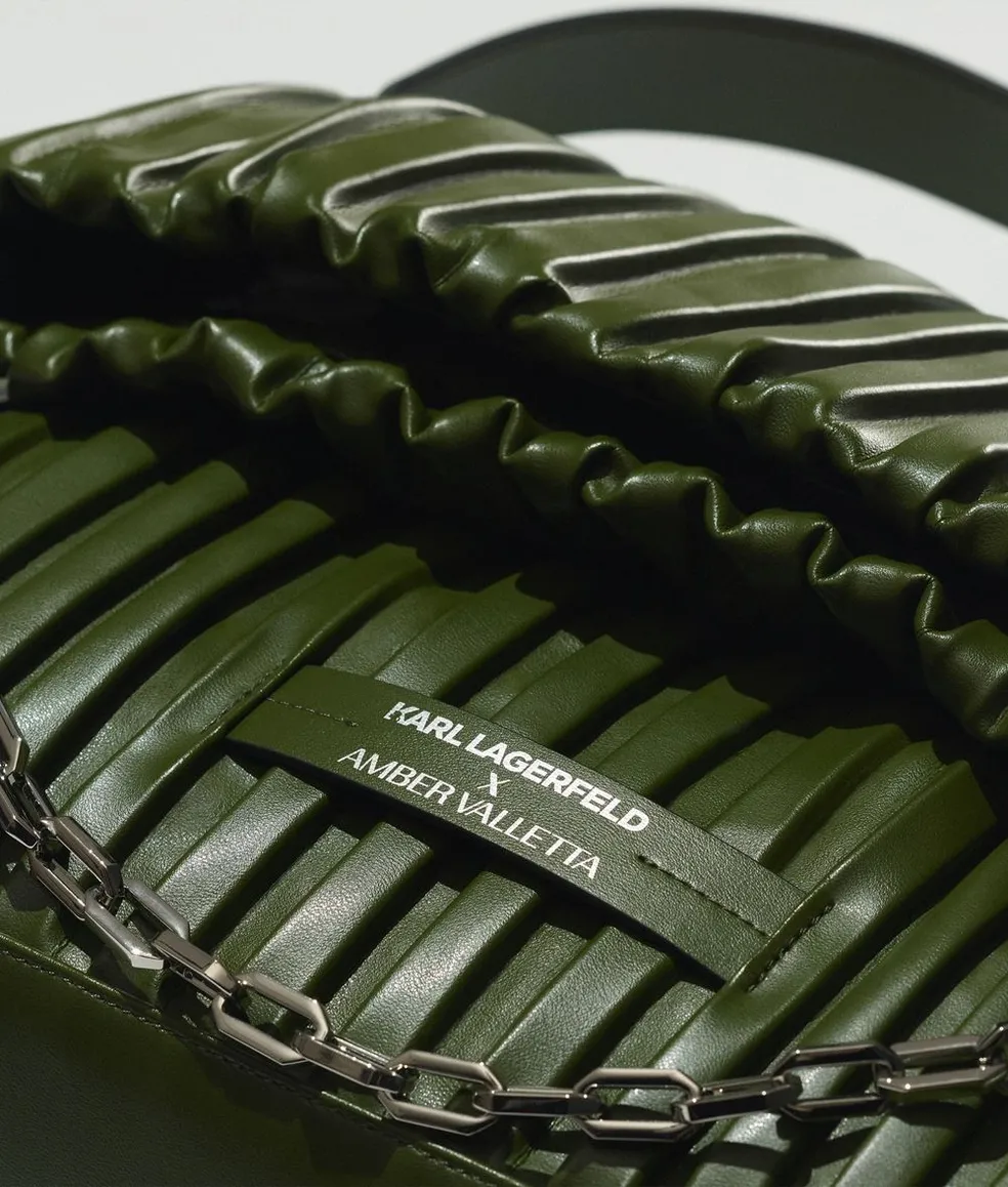 Bolso de piel de nopal.