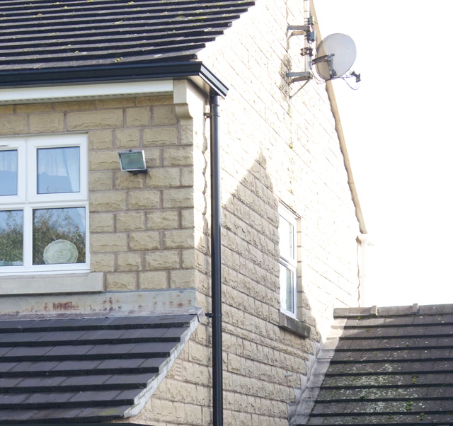 Aluminium Rainflow Gutter Downpipe Fascia Soffit Wall Coping Uk