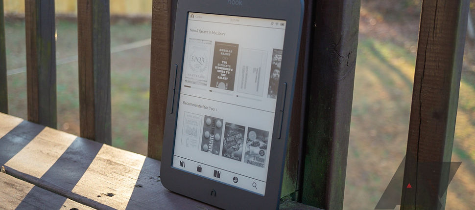 Nook_GlowLightPlus_2LW4046778_Hero_Final