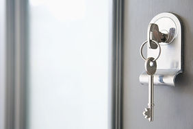 Schlüsselübergabe für Hausbetreuung – Handwerker- und Zugangsservice