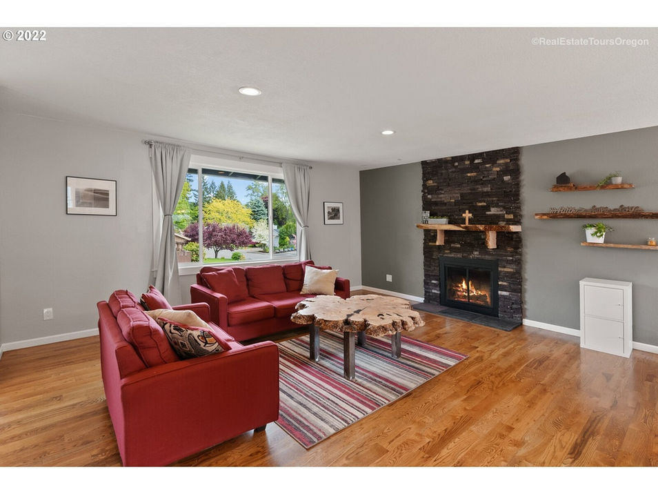 Living Room .jpeg
