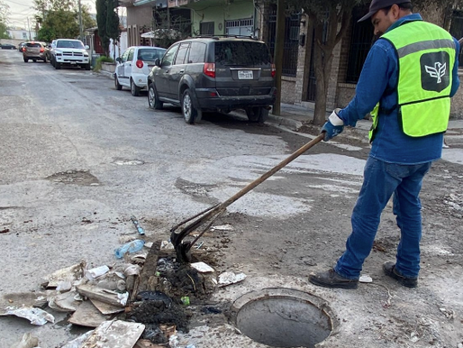 Atiendió COMAPA limpieza de pozos en la colonia Fuentes Sección Lomas.