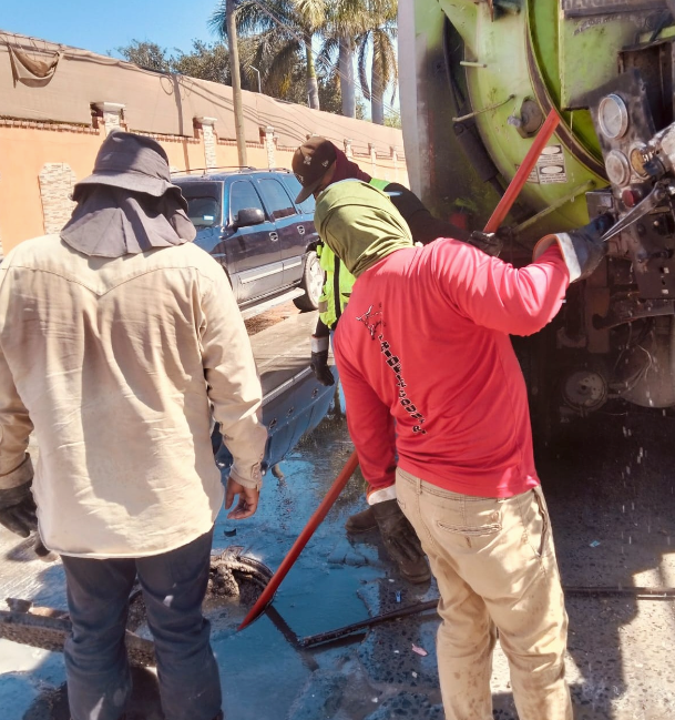 Realizó COMAPA sondeo de drenaje sanitario en el fracc. Reynosa.