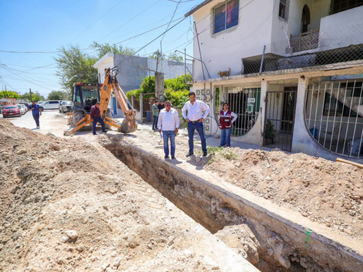 Rehabilita Gobierno de Carlos Peña Ortiz red de alcantarillado en Fraccionamiento Reynosa El Alcalde Carlos Peña Ortiz visitó la obra de rehabilitación de la red de alcantarillado sanitario..