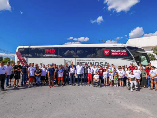Entregó Alcalde Carlos Peña Ortiz nuevo autobús para deportistas reynosenses.