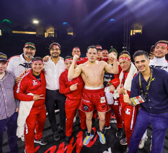 Box Imparable, felicitó Carlos Peña Ortiz a Julio César Chávez Jr por su triunfo ante Jhon Caicedo • Movieron espectáculos para la familia a más de 25 Mil reynosenses..