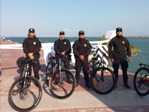 #VoceríaInformaElementos de la Guardia Estatal mantienen recorridos permanentes de seguridad y vigilancia en las carreteras de Tamaulipas.