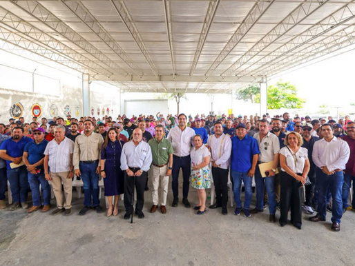 Acuerdan Municipio y FTR apoyo para regularizar cuentas de agua de trabajadores en Reynosa - Reunión del Alcalde Carlos Peña Ortiz y Reynaldo Garza Elizondo con obreros locales..