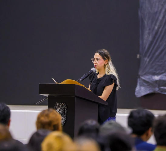 Reconocen universitarios apoyo de Becas Municipales en Reynosa "Celebramos con gusto la entrega de nuestra tarjeta bancaria del Programa de Becas Municipales Más Grande en la Historia de Reynosa..