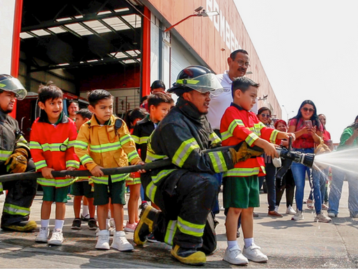 Viven pequeños de JardÃn de Niños Juan Escutia memorable experiencia en Protección Civil y Bomberos de Reynosa..