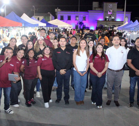 Impulsa INJUVE emprendimiento juvenil en Altamira con “Mercado Tamaulipas”-Más de 40 emprendedores comercializaron sus productos en la Plaza de la Constitución.