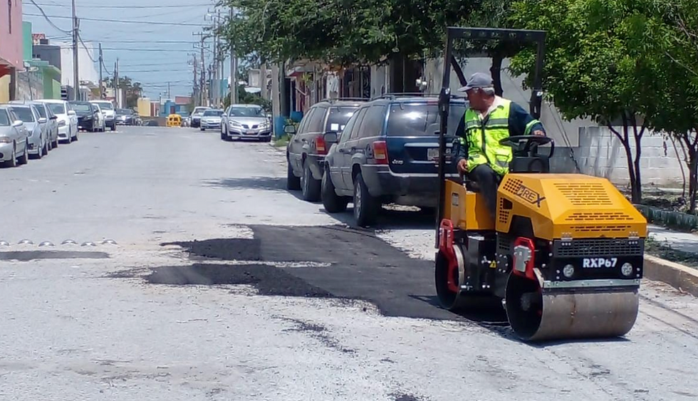 Trabajaron 5 cuadrillas de Bacheo con 44 toneladas de asfalto en 5 zonas de Reynosa..