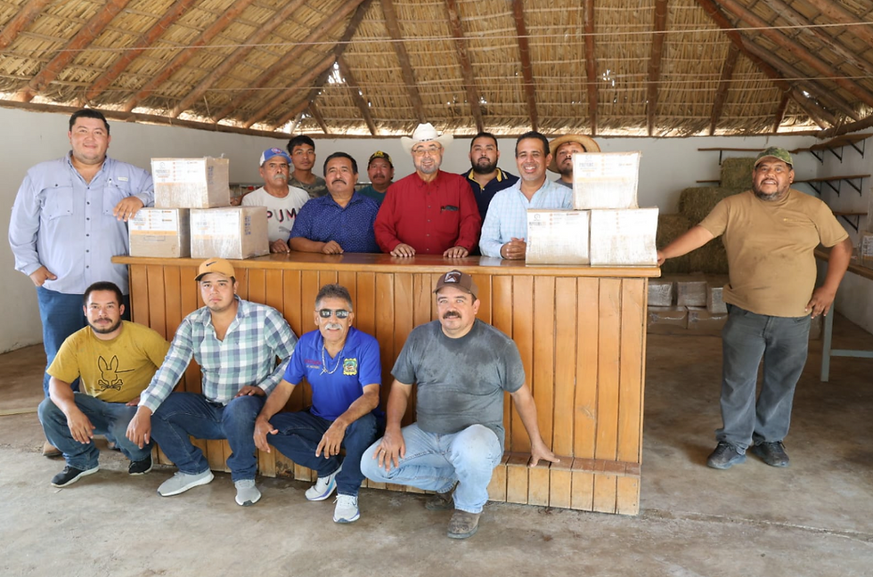 Entregan paquetes tecnológicos nutricionales a grupo de productores apícolas-Con propósito de fortalecer la sanidad, nutrición y productividad de las colmenas durante la temporada crítica de estiaje.