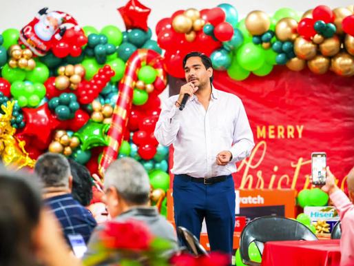 Convivió Carlos Peña Ortiz con comunicadores en Posada Navideña.