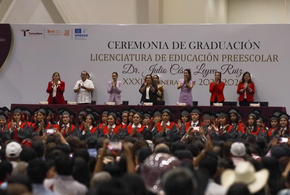 Gradúa a nueva generación de docentes de preescolar la Normal de Educadoras “Maestra Estefanía Castañeda”.